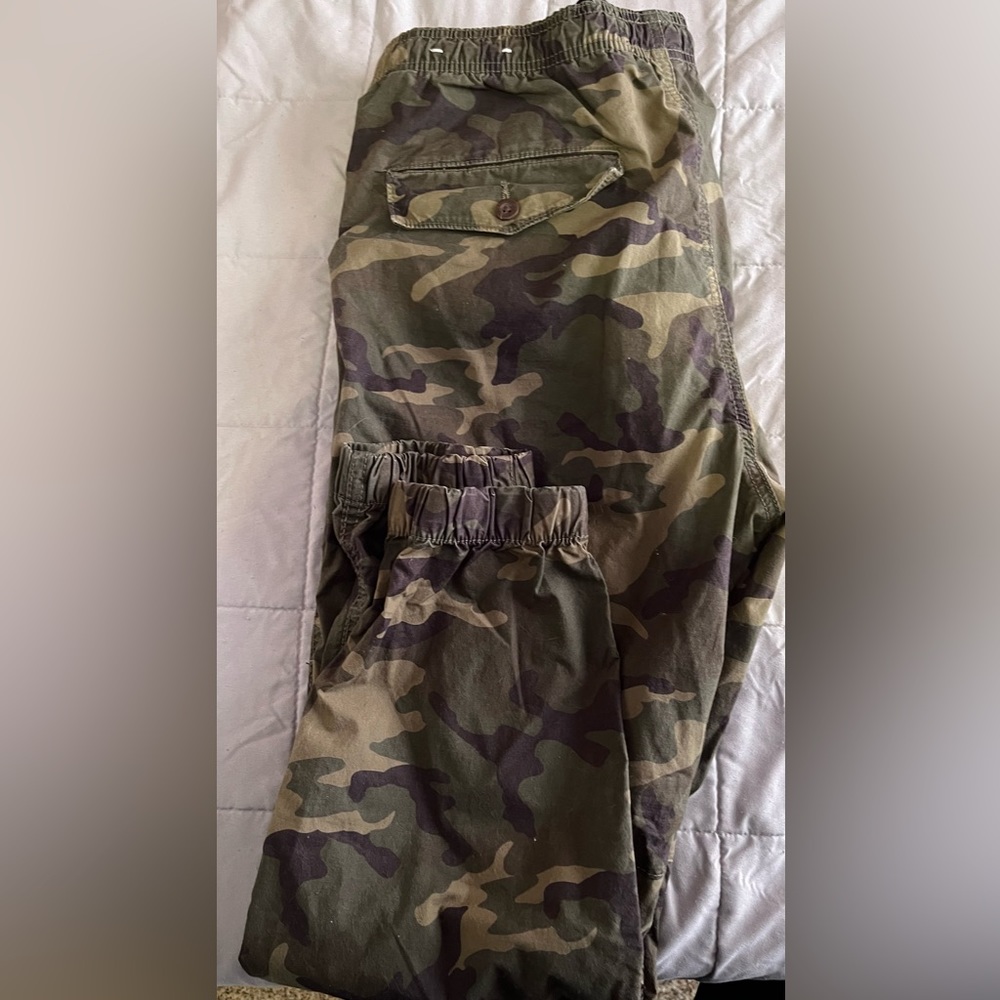 American Eagle Green Camouflage Joggers - Men’s L (Jr)